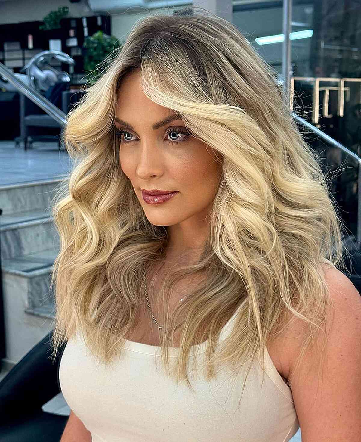 Hottest Full Blowout Hairstyle for women with longer thick hair